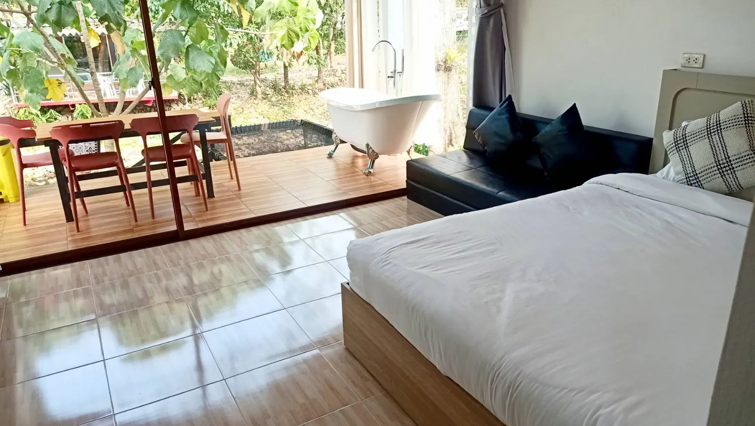 บ้านริมน้ำ 2
